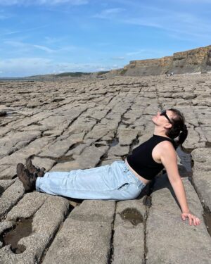 Kiri Pritchard-McLean Instagram - This time last week we were slathering on the sun cream and tramping about the Vale of Glamorgan ☀️🍂

#valeofglamorgan #bromorgannwg #alpacas #beach #sea #coast #wine #winetasting #publunch #sun #september #travel #adventure #wales #cymru #tourism #monknash #llanerchvineyard #gilestonmanor #seaswimming