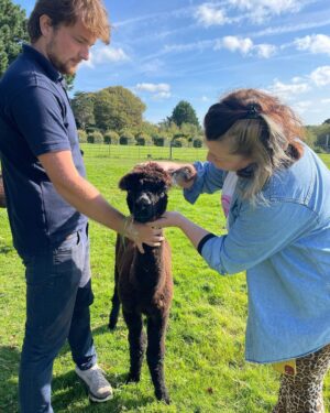Kiri Pritchard-McLean Instagram - This time last week we were slathering on the sun cream and tramping about the Vale of Glamorgan ☀️🍂

#valeofglamorgan #bromorgannwg #alpacas #beach #sea #coast #wine #winetasting #publunch #sun #september #travel #adventure #wales #cymru #tourism #monknash #llanerchvineyard #gilestonmanor #seaswimming
