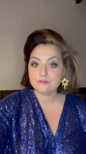 Kiri Pritchard-McLean Instagram - 🚨TOUR ANNOUNCEMENT🚨
Beyoncé finishes and I start. It is the natural order of things.
I have a brand new stand up tour going on sale Dec 1st at 10am and it's MASSIVE. 
It's called PEACOCK and I can't wait for you to see it. 
Hopefully I'm heading to your city/town/charity shops. 
Earrings - @fizzgoespop 
Dress - @fumbalinas 
🦚🦚🦚🦚🦚🦚🦚🦚🦚🦚🦚🦚🦚🦚🦚🦚🦚