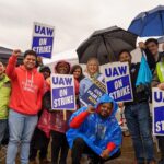 Kirsten Gillibrand Instagram – It was a cold and rainy day in Tappan, NY, but spirits were high at the @uaw.union picket line! I brought some coffee and doughnuts to help warm them up. Stay strong and keep fighting for the fair wage you deserve! #standupuaw