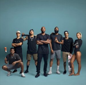 Kobe Bryant Instagram - My mentality is to always rise and compete. That's why I'm a founding partner of Art of Sport – a new brand helping all athletes feel and perform their best through performance-driven body care. Proud of this team. Proud of this challenge. @GoArtofSport
#BornForMore #ArtOfSport #MambaMentality