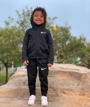 Kobe Bryant Instagram - Back home from @fibawc I’ve missed all 5 of my babies including our little ball of energy B.B #homesweethome
