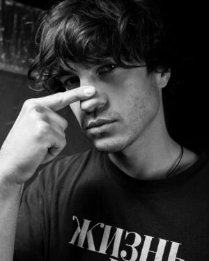 Konstantin Beloshapka Instagram - life what? Photo: @anna.insta.gram