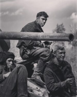 Konstantin Beloshapka Instagram - Завтра 06.05 на @1tv в 21.30  Режиссёр Юрий Лейзеров
