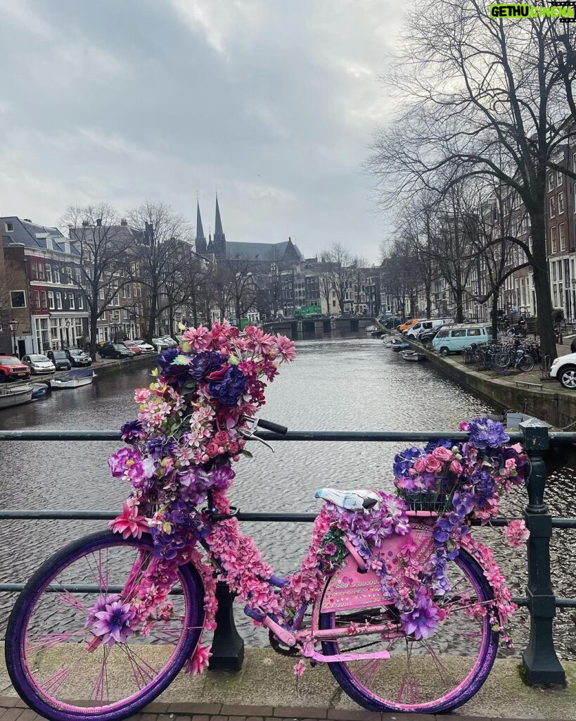 Konstantina Kommata Instagram - Creating memories.. ❄ #family Amsterdam