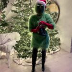 Kris Jenner Instagram - When The Grinch is your next door neighbor @khloekardashian 💚🎄 @drink818