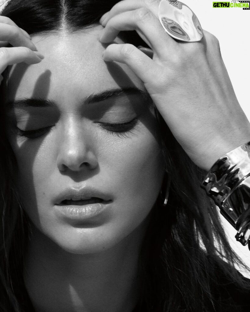 Kris Jenner Instagram - Kendall for Calvin Klein womenswear 🤍 Photographed by @mertalas. @kendalljenner @calvinklein
