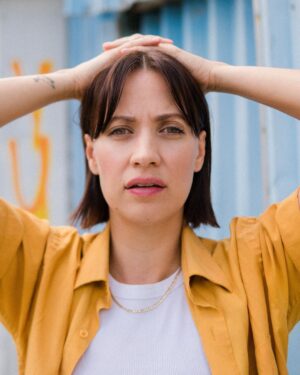 Kristen Gutoskie Instagram - Yello. Have a beautiful weekend ⚡️.
📸 @justinenelson317