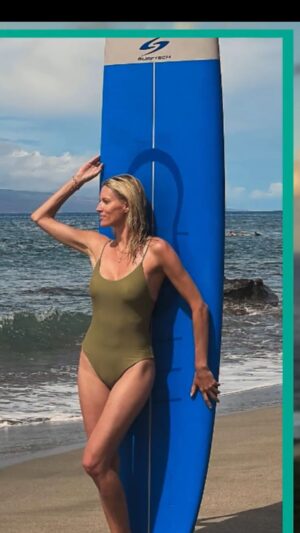 Kristen Taekman Instagram - GRWM while I talk about Real Housewives Ultimate Girls Trip RHONY Legacy … toe gate! 

#bravo #peacock #realhousewives #ultimategirlstrip #RHONY #RHUGT #surfing #stbarths #destination #scavengerhunt #injured #toe #toenail #newyork #women
