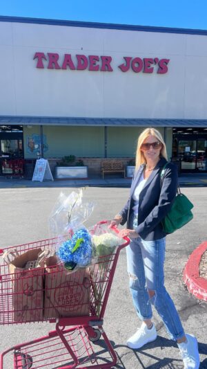 Kristen Taekman Instagram - You guys asked for it! Trader Joe’s haul! Are there any snacks that I’m missing?? I feel like Trader Joe’s always has some hidden items I miss 

Lmk what else you want to see! 

#grocery #cookies #mom #family #traderjoes #shopping #food #cheese #kids #sweets #la #winter