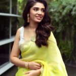 Krithi Shetty Instagram - The magic of new beginnings🥰#genie ✨ #happy #grateful #feelingpositive #excited @jayamravi_official @arrahman @velsfilmintl #arjunanjr @kalyanipriyadarshan @wamiqagabbi @dr.isharik.ganesh @pradeeperagav @artdirector_umesh @toraniofficial @karnikajewelshyd @amrapalijewels