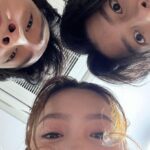 Krongkwan Nakornthap Instagram - ข้าวตังไม่เหงาแล้วนะ :🤍) #โคตรเหงาเรา2คน จบไปแล้วเมื่อคืนนี้ เวลาผ่านไปเร็วมากๆเลย หนูมีความสุขทุกครั้งที่ได้ไปออกกองเรื่องนี้ ขอบคุณพี่ๆนักแสดงทุกคนที่น่ารักกับหนูมากกกๆ ทั้งคอยให้คำแนะนำแล้วก็เล่นกับหนูด้วย5555555 ถ้าไม่มีซีรีส์เรื่องนี้เกิดขึ้นก็ไม่รู้ว่าจะได้ร่วมงานกับพี่ๆนักแสดงเจ๋งๆแบบนี้อีกเมื่อไหร่ ดีใจมากจริงๆค่ะ แล้วก็ขอบคุณพี่ๆทีมงาน พี่ช่างแต่งหน้าทำผม พี่สไตลิสต์ ที่คอยดูแลทุกคนอย่างเต็มที่มากๆ สุดท้ายขอบคุณพี่ถา @tha_sataporn พี่เอโกะ @akoakiko แล้วก็พี่กู่ @mrkoo ที่ไว้ใจแล้วก็ให้โอกาสหนูได้มารู้จักกับข้าวตังนะคะ (ˊ˘ˋ*)♡