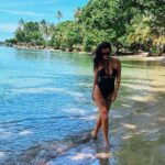 Kseniya Borodina Instagram - Тай прекрасен своей простотой. Сюда нет смысла набирать красивые наряды, потому что будешь ходить в одних шлепках и шортах🔥 зато природа тут невероятная. Я думала в чужой стране я не смогу просидеть так долго, но нет, прошел уже месяц, а я не хочу уезжать. Рыбы мы такие, сначала можем долго ныть, а потом нас за уши не оттащить))) Thailand