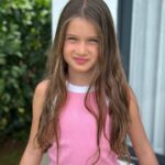 Kseniya Borodina Instagram - Не раз убеждалась, что лишать чего-то или запрещать - не работает. Ни с детьми, ни с людьми в принципе. Всегда нужен диалог, мы люди, а не животные. И если честно, то когда пошла вот эта волна отмены русской культуры, я была мягко говоря удивлена. Разве можно чего-то добиться бойкотами? Скорее они лишают себя и будущие поколения. И ни к чему хорошему это никогда не приведет. Культура не принадлежит кому-то конкретному, это история и ценность всех. Иногда правда, как сейчас в Германии, пробиваются какие-то отголоски разума, как слова главы Минкульта ФРГ, но то, как об этом написали многие издания, повергает любого здравомыслящего человека в ступор. Ну и давайте по факту: если ребенку поставить блокировки и запреты, он все равно научится их обходить. И сколько бы не выходило новых пакетов отмены, наша культура все равно продолжает жить. Невозможно просто что-то отменить, согласны?