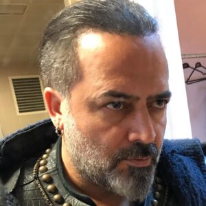 Kubilay Penbeklioğlu Instagram - SEZONUN SON OYUNU. “YAPMAKLA OLUP BİTSEYDİ BU İŞ, HEMEN YAPARDIM OLUP BİTERDİ” #macbeth #sezonunsonoyunu #sehirtiyatrolari