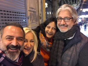 Kubilay Penbeklioğlu Instagram - Herkese şimdiden #neşelisalılar 🌈#mutluhaftalar #dostlarlakeyif #enerji #nofilter #picoftheday #photooftheday #happy #friends  #degmeyinkeyfimize #célavie @suha_uygur @kubilay_penbeklioglu @filizsenger @defnepenbeklioglu