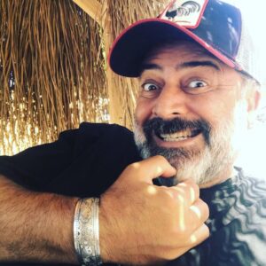 Kubilay Penbeklioğlu Instagram - HERKESE İYİ BAYRAMLAR 😜😜#deliyehergünbayram #iyibayramlar