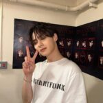 Kun Instagram - It's my first time to visit London🇬🇧. It was really good to see our WayZenNi. Hope you all had a good time too!Thanks to London's WayZenNi. Love you so much. 💚 London, England, UK