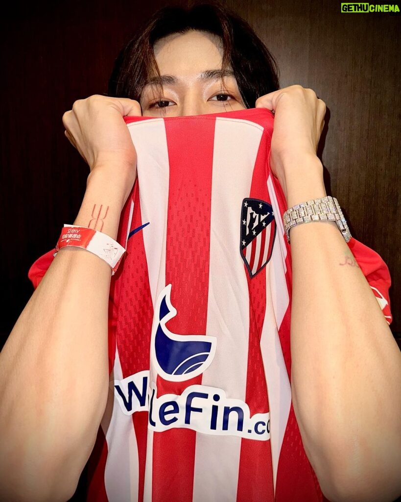 Kunpimook Bhuwakul Instagram - Atlético de Madrid 사랑해요 🫰 Seoul, Korea