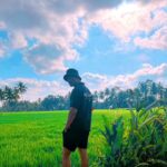 Kurt Chou Instagram - 無論你多面向陽光，總有一半是是陰暗的 何不擁抱真實的自己，不去設定太多 基於命運想給你的，大多數人都是公平的 Huma Cafe