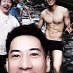 Kurt Chou Instagram - 殺青後的第一次相聚露營，這次算是把大部分的露營方式都集到了！之前有過自搭帳、或豪華帳篷、這次是直接睡在露營車裡，每種感覺都非常不一樣，一樣的是都能享受大自然給予的芬多精。 夥伴們還是一樣熱情有愛，雖然這次露營我大部分都在放空，但即使不說話，也能好好的被療癒，每天的午後雷陣雨也是充滿詩情畫意，照片再慢慢持續補上 謝謝 @batu_camping 的老闆、老闆娘的招待和參與，真的很開心認識你們，未來一定要再去放鬆和你們相聚 八度野溪露營區