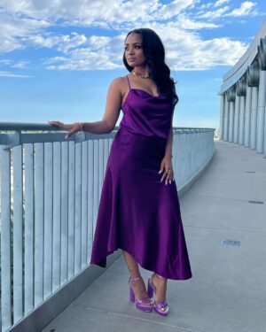 Kyla Pratt Instagram - #D23Expo
#TheProudFamilyLouderandProuder
Season 2 February 2023 😝

Top & Skirt: @robertgrahamnyc
Jewelry: @burberry 
Shoes: @jessicarichcollection
Hair: @richardnormangrant 
Makeup: @camillearianemakeup 
Stylist: @v.msmith