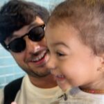 Léo Santana Instagram - Família feLIZ embarcando para mais uma aventura! ❤️ Em setembro trouxemos a Disney para a nossa Lilica, mas agora chegou a hora de levar ela para viver momentos imperdíveis ao lado dos personagens favoritos! Ao @passagensimperdiveis o nosso muito obrigado por mais uma vez estar presente em nossas viagens. Foi o app deles que nos mostrou a oferta das passagens, já baixa aí também, dica de ouro, viu?! ✈️ #PassagensImperdiveis Orlando, Florida