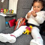 Léo Santana Instagram - Família feLIZ embarcando para mais uma aventura! ❤️ Em setembro trouxemos a Disney para a nossa Lilica, mas agora chegou a hora de levar ela para viver momentos imperdíveis ao lado dos personagens favoritos! Ao @passagensimperdiveis o nosso muito obrigado por mais uma vez estar presente em nossas viagens. Foi o app deles que nos mostrou a oferta das passagens, já baixa aí também, dica de ouro, viu?! ✈️ #PassagensImperdiveis Orlando, Florida