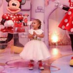 Léo Santana Instagram - Trouxemos a Disney até Lilica, estamos vivendo um sonho! Te amamos, filha!!! ❤️😍 Salvador, Bahia, Brazil