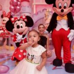 Léo Santana Instagram - Trouxemos a Disney até Lilica, estamos vivendo um sonho! Te amamos, filha!!! ❤️😍 Salvador, Bahia, Brazil