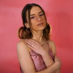 Lévanah Solomon Instagram - Que ceux qui passent la Saint-Valentin seuls lèvent la main ✋🏻 #girl #valentinesday #picoftheday #photooftheday #photography #pink #art #outfit #outfitoftheday #makeup