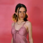 Lévanah Solomon Instagram - Que ceux qui passent la Saint-Valentin seuls lèvent la main ✋🏻 #girl #valentinesday #picoftheday #photooftheday #photography #pink #art #outfit #outfitoftheday #makeup