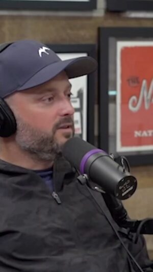 Lachlan Patterson Instagram - Been telling this joke for way too long. Time to retire it.  Its so old that the George Foreman grill now has a switch, thermostat and locking hinge. Thank you @natebargatze, the good people @natelandpodcast & @thehomelesspimp for bringing it back to life one last time @warnertheatre PA. Hope big George gets a giggle out of it too. 🙏😬. Come see me in Seattle!  Tickets in bio.
