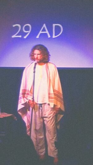 Lachlan Patterson Instagram - It is more deductible to give than to receive🙏✨💸

#thatshystorical #standup #comedy #history #standupcomedy #biblical #time #taxes #jokes #funny #timing