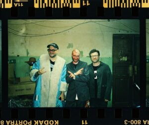 Lado Kvataniya Instagram - На этой фотографии я немного удивлен, потому что так и не увидел интересных интерпретаций, трактовок или конспирологии на клип Хаски “Реванш”. ⠀ 
⠀
Давайте проведем состязание? За лучший декодинг с меня билеты в кино на “Петровы в гриппе”. ⠀ 
⠀ 
Необязательно пытаться разгадать задуманное мною. Скорее меня интересует максимально абсурдный разбор увиденного. Коротко или развернуто решать вам. ⠀ 
⠀ 
P.S. Отдельно еще хотел сказать безразмерное спасибо артистам, которые согласились принять участие в данной авантюре. Со многими я давно хотел поработать, пусть пока в таком формате, но уверен, что в будущем, мы еще увидимся. 
⠀ 
📸: @nikitakvataniya 

#хаски