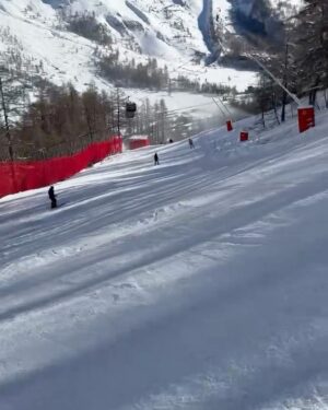 Lando Norris Instagram - snow days ⛄️
