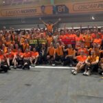Lando Norris Instagram - What a mega effort from the papaya this weekend 💪 Well deserved celebrations 😄 #F1 #Formula1 #SingaporeGP @mclaren @landonorris @oscarpiastri