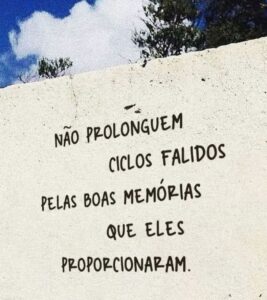 Larissa Bracher Instagram - Oráculo das ruas.