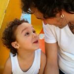 Larissa Bracher Instagram - Teria tanto pra escrever, tentando traduzir nosso encontro raro, mágico e potente, que deixo a tarefa com Valentim bebê. Esse é nosso slogan até hoje, minha paixão, meu parceiro, minha escuta e escolha, meu abraço, meu encaixe: “você é o meu amor”! (Ps: post atrasado de aniversário é minha cara..rs) te amo @paulinhomoska #amor