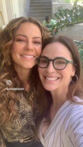 Larissa Bracher Instagram - Coordenação de intimidade a mil por hora, para minha alegria e proteção de todas as equipes envolvidas! Obrigada @tvglobo e @globoplay tem sido uma jornada e tanto! 2 séries saindo do forno com minha contribuição: Justiça e Reencarne! Obrigada a todas as equipes! Amo meu trabalho! #coordenaçãodeintimidade