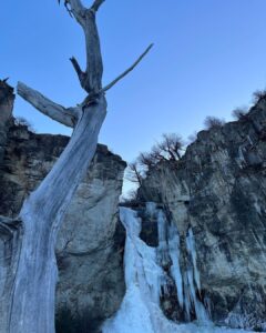 Larissa Bracher Instagram - Nem sei descrever essas paisagens naturais de “El Chalten”, no sul da Argentina.. tudo muito surpreendente e emocionante. #elcalafate #elchalten #fitzroy #argentina