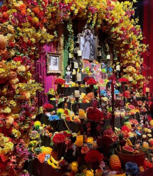 Larissa Bracher Instagram - Dia desses, em família, na exposição sobre #fridakhalo