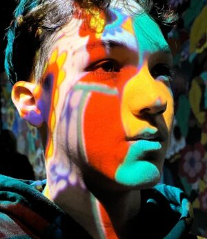 Larissa Bracher Instagram - Dia desses, em família, na exposição sobre #fridakhalo