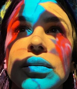 Larissa Bracher Instagram - Dia desses, em família, na exposição sobre #fridakhalo