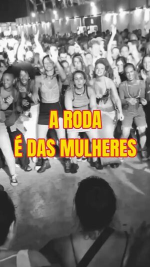 Larissa Luz Instagram - Ontem fiz participação com @baianasystem no Festival @spantanenem e convoquei as mulheres pra organizarem uma roda feminina! Foi lindo ver as mulheres se juntando, se organizando, se protegendo..se jogando sem medo, se impondo, estabelecendo seus espaços.. virou uma metáfora pra vida ..me arrepiei e pensei o quanto somos temidas por conta da  nossa capacidade, da nossa potência …”A nossa liberdade ofende”, e até hoje toda hora um caso pra nos@lembrar desse fato! Mas seguiremos girando e movimentando , fazendo tudo que a gente quiser! Obrigada @baianasystem pela partilha, 🩷🙏🏾🥹 Obrigada mulheres, por colar nesse vento feminino de colaboração! 🌪️ 🍃⚡️