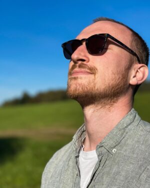 Lars Paulsen Instagram - Bisschen Vitamin A tanken. (Hab Karotte im Rektum.) ☀️