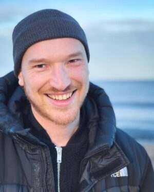 Lars Paulsen Instagram - Es macht mir einfach richtig gute Laune, dass ich ab November/Dezember ohne LSF 50+ an den Strand gehen kann.