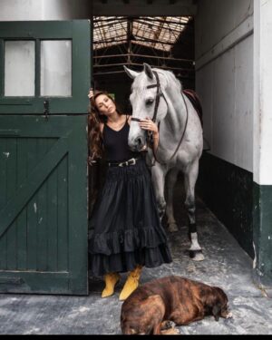 Laura Smet Instagram - @ellefr @gilles_bensimon ♥️ cette semaine dans les kiosques