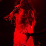 Lauren Jauregui Instagram - DF! CIUDAD DE MEXICO!!🤍✨🇲🇽 que emoción terminar esta gira con ustedes🥺 SOLD OUT! Muchísimas gracias a mi amiga @snowthaproduct por venir acompañarme y romperla con Piña✨ thank you so much babe🤍 appreciate youu! A mi equipo INCREÍBLE @theebonigentry @chantalfelice @seagaux @tiffanymargaret_ @soundman28 @trodondrums @sigmadit @audiobuddypro @aodream @patienceaquart @corriewyse @iamcoraldolphin @tjhoover @cameronkaiser @rashad__isaiah @itsmerazzie @aunecollections thank each of you for how you showed up and helped make this show what it was. LOS AMO Y NO PUEDO CREER QUE SE HA TERMINADO😭 pero nos vemos otra ves en el futuro bien pronto. Gracias por el amor. Los amo los amo los amo!! #UnaNocheConLaurenJaureguiLATAM ❤️‍🔥 FIN