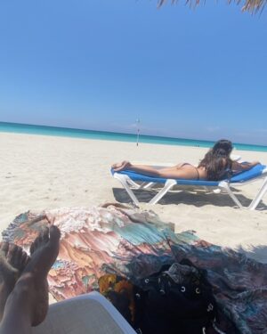 Lauren Jauregui Instagram - That’s that THIQUE👅
Cuba pt. 2 (there will be a part 3) thank you @shop_gonza for my bathing suits🤍✨